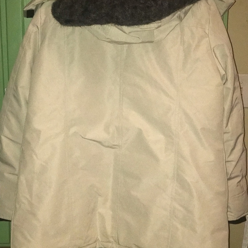 Wantdo. Color off white. Size XL